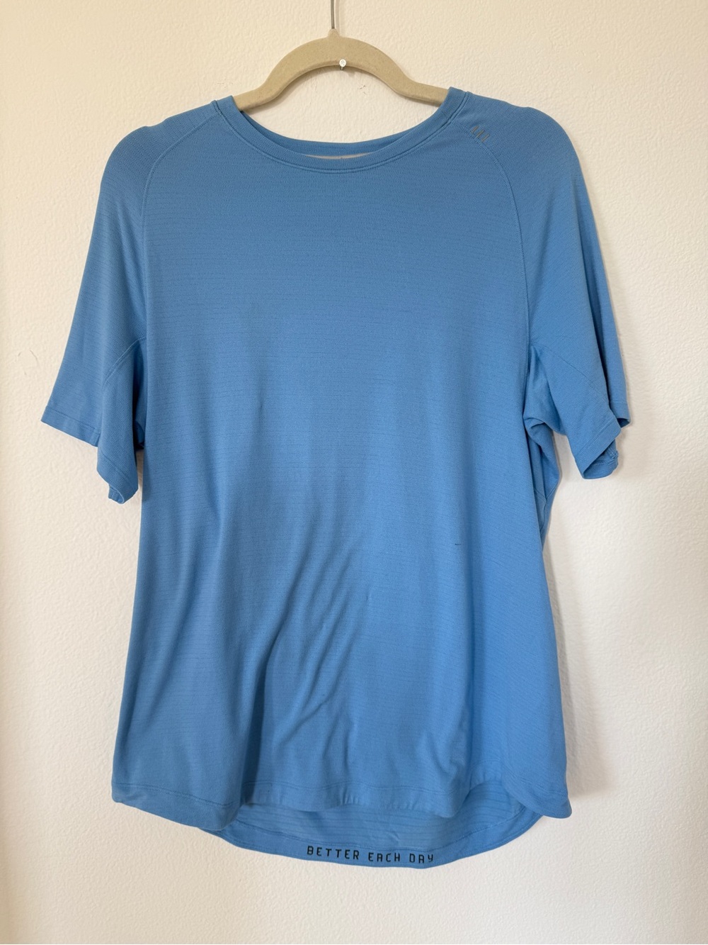 lululemon Men's Blue
Better Each Day Short
Sleeve Performance
Shirt XS